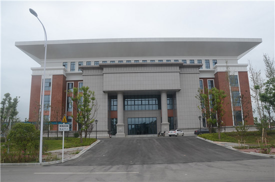 李雪海調研昌南拓展區場館建設情況